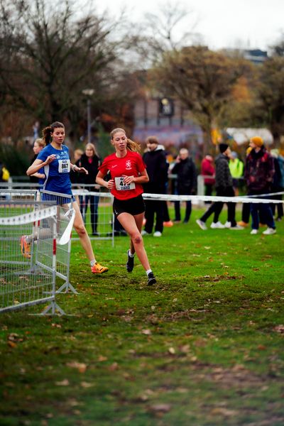 Pauline Kleesiek (LAV Kassel) im Lauf L03 - Weibliche Jugend U20 bei den Deutschen Meisterschaften im Crosslauf auf dem Sportgelände Bürgerpark Nord am 29.11.2025 in Darmstadt