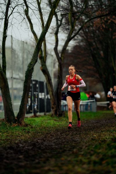 Sophie Hinrichs (TSV Bayer 04 Leverkusen) im Lauf L09 - Frauen, U23 Langstrecke bei den Deutschen Meisterschaften im Crosslauf auf dem Sportgelände Bürgerpark Nord am 30.11.2025 in Darmstadt