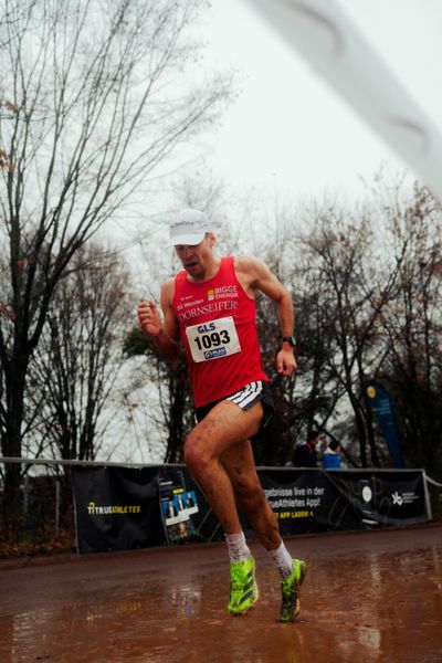 Jonas Hoffmann (SG Wenden) im Lauf L10 - Männer, U23 Langstrecke bei den Deutschen Meisterschaften im Crosslauf auf dem Sportgelände Bürgerpark Nord am 30.11.2025 in Darmstadt