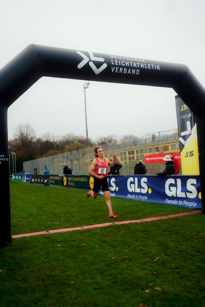 Markus Görger (LG Region Karlsruhe) im Lauf L10 - Männer, U23 Langstrecke bei den Deutschen Meisterschaften im Crosslauf auf dem Sportgelände Bürgerpark Nord am 30.11.2025 in Darmstadt
