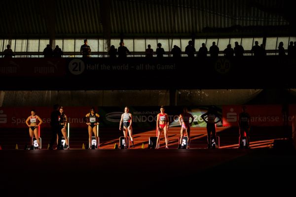 Céline Bürgi (Schweiz), Sophia Junk (LG Rhein-Wied), Viola John (LG Brillux Münster), Lotta Kemppinen (Finnland), Rebekka Haase (Sprintteam Wetzlar), Ewa Swoboda (Polen), Mabel Akande (Großbritannien) am 08.02.2026 beim Sparkassen Indoor Meeting in der Helmut-Körnig-Halle in Dortmund