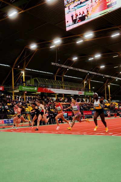 Sophia Junk (LG Rhein-Wied), Rebekka Haase (Sprintteam Wetzlar), Ewa Swoboda (Polen), Mabel Akande (Großbritannien) am 08.02.2026 beim Sparkassen Indoor Meeting in der Helmut-Körnig-Halle in Dortmund