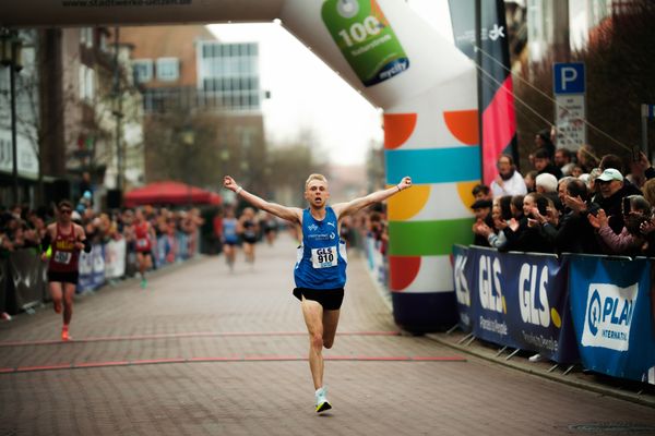Nils Voigt (TV Wattenscheid 01) am 08.03.2026 bei den Deutschen Meisterschaften 10 km Straße in Uelzen