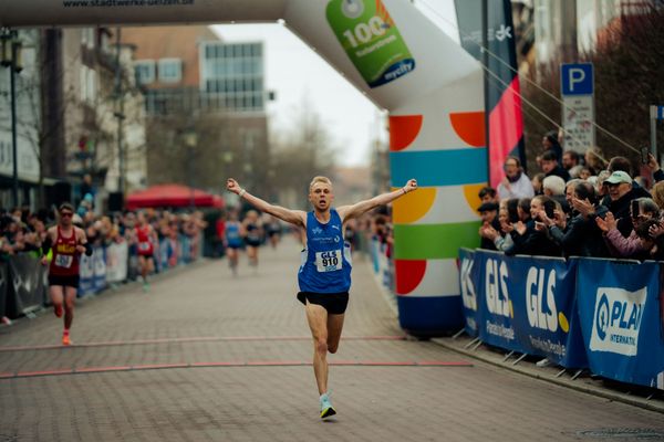 Nils Voigt (TV Wattenscheid 01) am 08.03.2026 bei den Deutschen Meisterschaften 10 km Straße in Uelzen