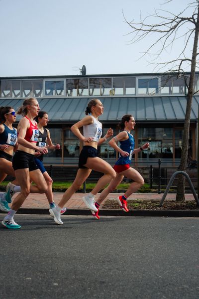 Lea Brückner (Hamburg Running), Julia Kümpers (Leichtathletikclub Kronshagen) am 08.03.2026 bei den Deutschen Meisterschaften 10 km Straße in Uelzen