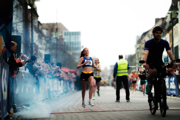 Eva Dieterich (LAV Stadtwerke Tübingen) am 08.03.2026 bei den Deutschen Meisterschaften 10 km Straße in Uelzen