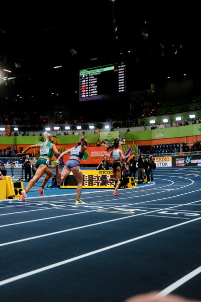 Jessica Hull (Australia), Nadia Battocletti (Italy), Emily MacKay (United States) on 21.03.2026 at the World Athletics Indoor Championships 2026 in Torun