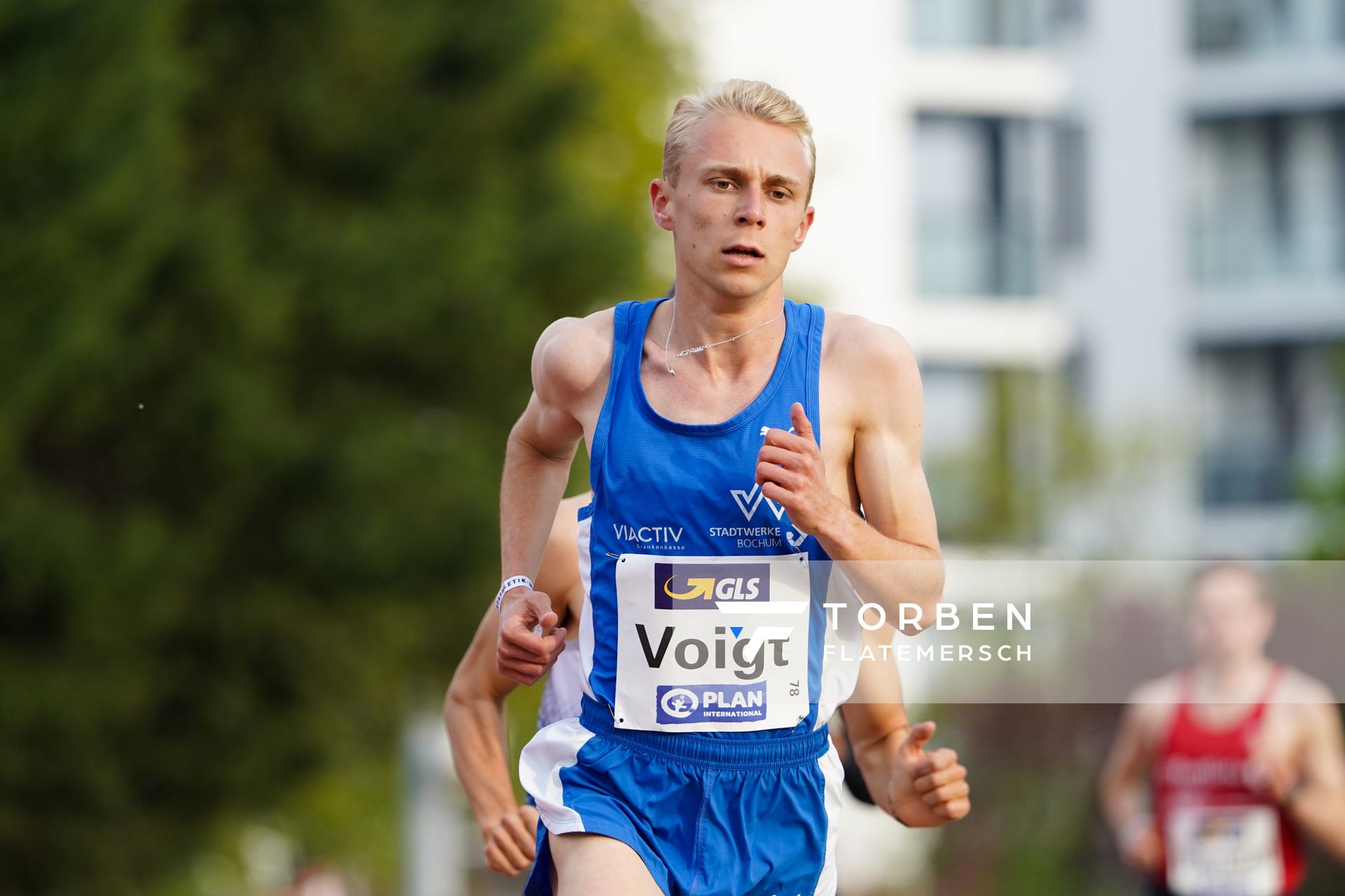 Nils Voigt (TV Wattenscheid 01) am 01.05.2021 waehrend der Deutschen Meisterschaften Langstrecke im Otto-Schott-Sportzentrum in Mainz