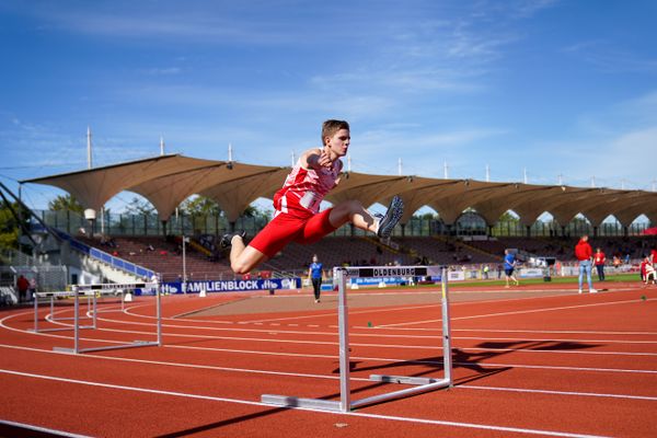 Tom Deicke (Bremer LT) ueber 400m Huerden am 19.09.2020 waehrend den niedersaechsischen Leichtathletik-Landesmeisterschaften U18/U20 im Stadion am Marschweg in Oldenburg (Tag 1)