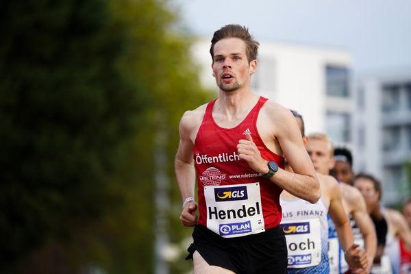 Sebastian Hendel (LG Braunschweig) am 01.05.2021 waehrend der Deutschen Meisterschaften Langstrecke im Otto-Schott-Sportzentrum in Mainz