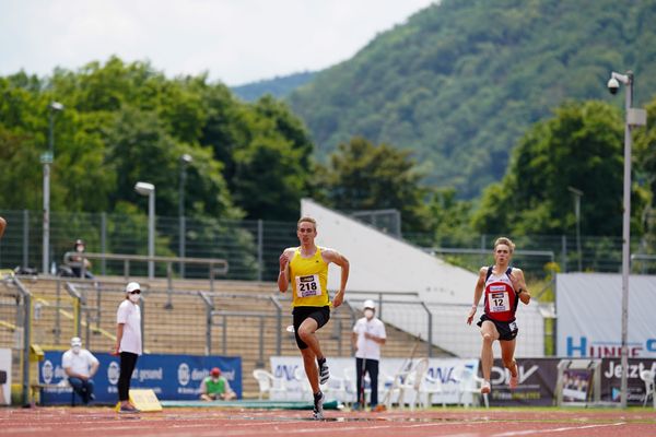 Luis Oberbeck (LG Goettingen) und Justus Baumgarten (SCL Heel Baden-Baden) im 400m Vorlauf am 26.06.2021 waehrend den deutschen U23 Leichtathletik-Meisterschaften 2021 im Stadion Oberwerth in Koblenz