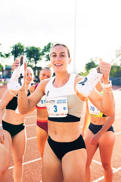 Alexandra Burghardt (LG Gendorf Wacker Burghausen) nach dem 100m Lauf am 06.08.2022 beim Lohrheide-Meeting im Lohrheidestadion in Bochum-Wattenscheid